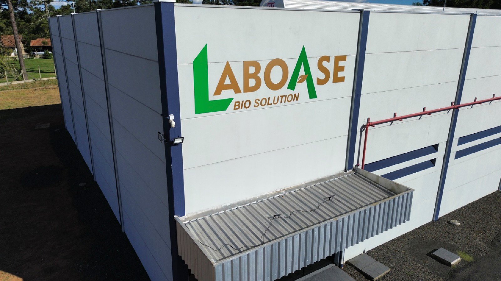 Fachada da unidade industrial da LABOASE em Canoinhas